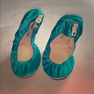 BCBG ballerina slippers